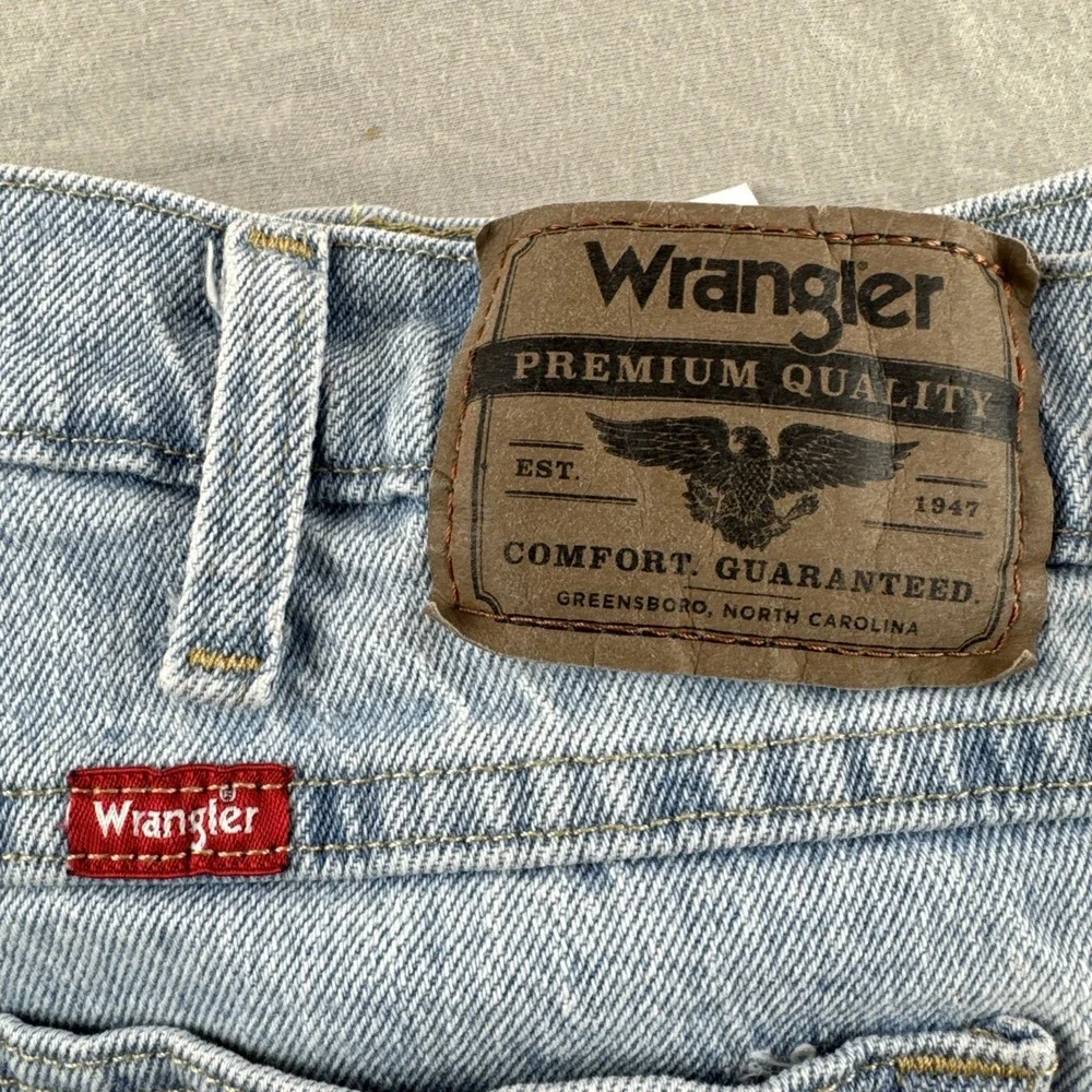 Wrangler Jeans Mens 44x30 Blue Denim Pants Straight Leg Workwear Regular Light